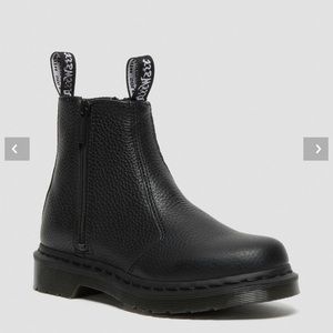 2976 Doc Martens Zip Up Chelsea Boots
